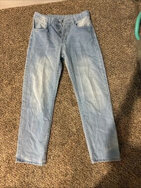 Straight Leg Light Blue Jeans with Button-Fly